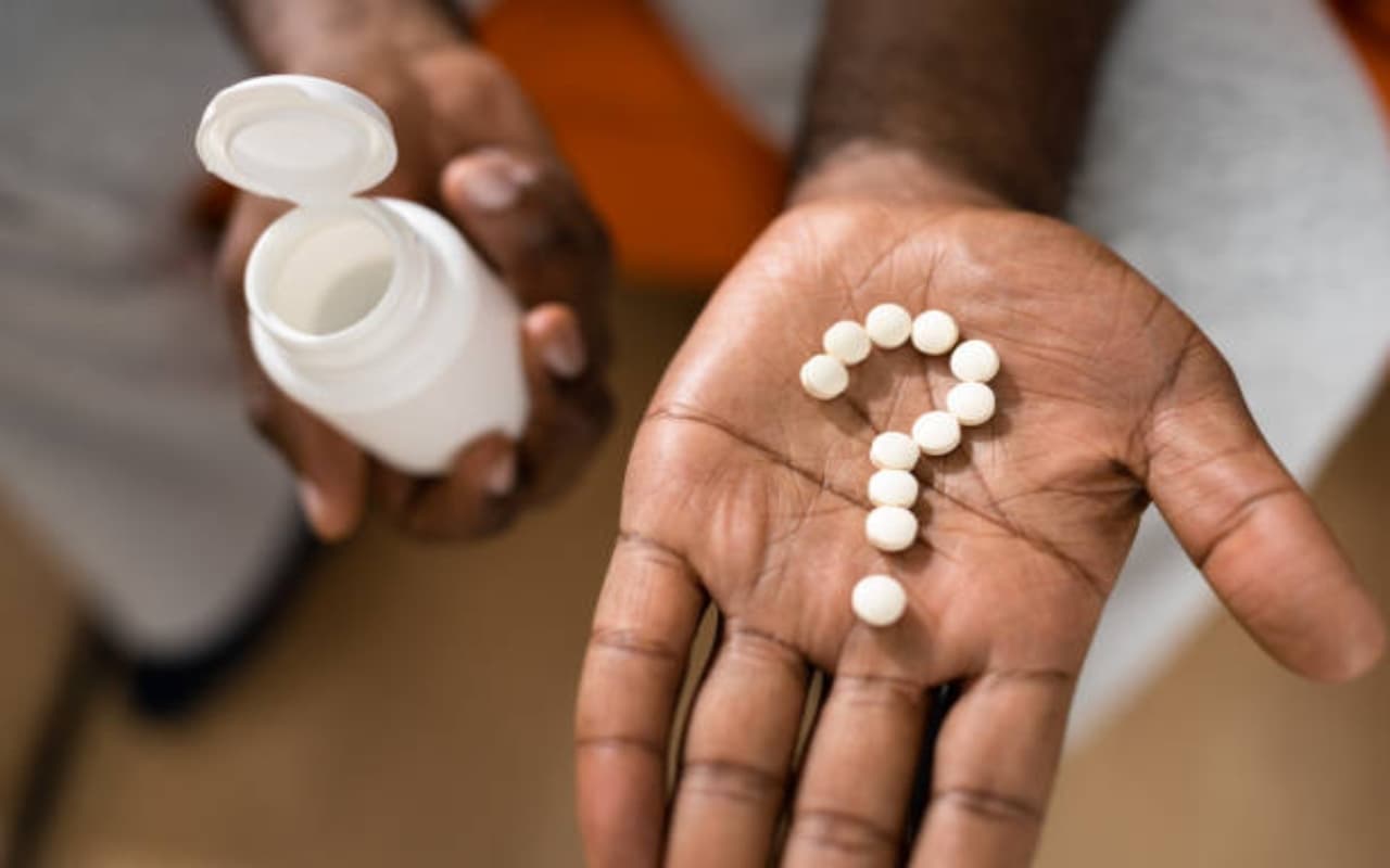 Painkillers and Side-effects: रोज पेनकिलर ले रहे तो सावधान, डैमेज हो सकता है आपका लीवर