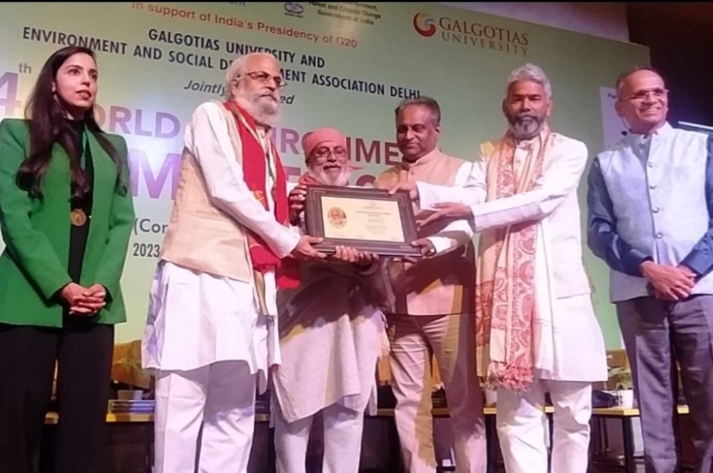 विश्व पर्यावरण समिट में सम्मानित हुए चर्चित पर्यावरणविद ज्ञानेन्द्र रावत