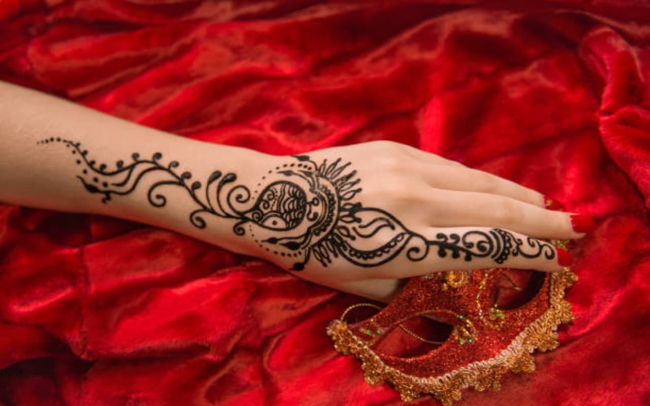 Raksha Bandhan 2023 Mehndi : देखकर ये मेहंदी की डिजाइन, आप कहेंगी सच में मेहंदी लगाना है कितना आसान