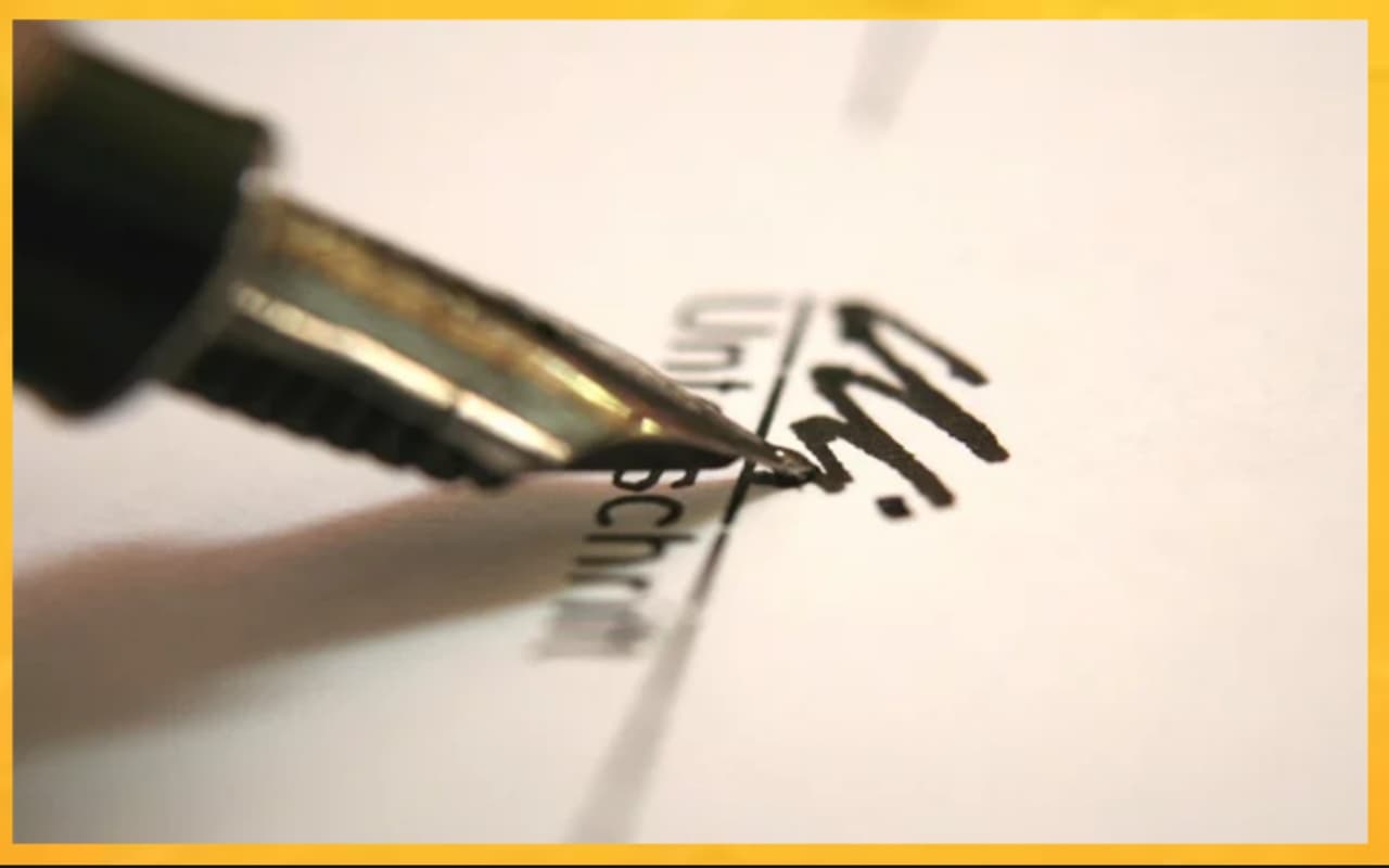 आप भी सिग्नेचर के वक्त करते हैं ऐसी गलती तो हो जाएं सावधान, जानें क्या है सही तरीका?