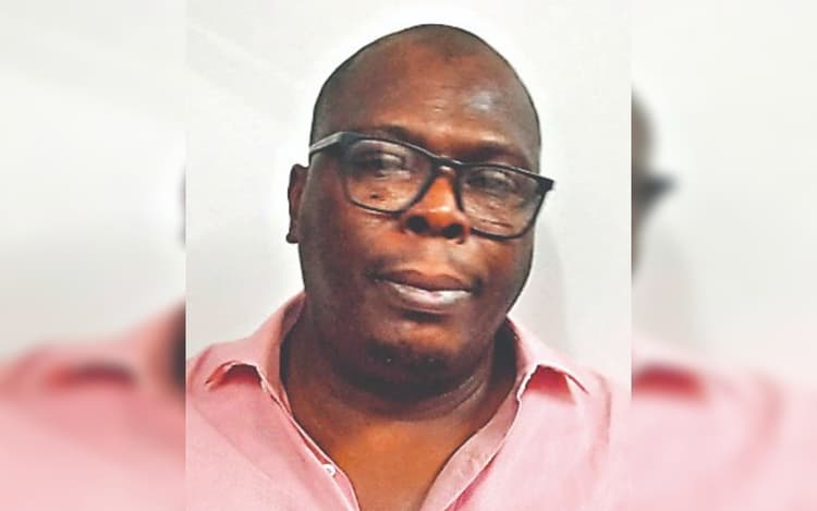 शादीशुदा महिला को सोशल मीडिया पर विदेशी से हुआ प्यार, ठग निकला आशिक तो ट्रैप बना कराया गिरफ्तार