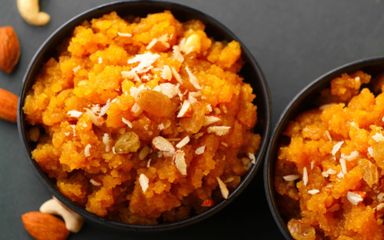 शादी-पार्टी में बनने वाली मूंग दाल के हलवे का स्वाद चाहिए तो अपनाएं ये खास रेसिपी