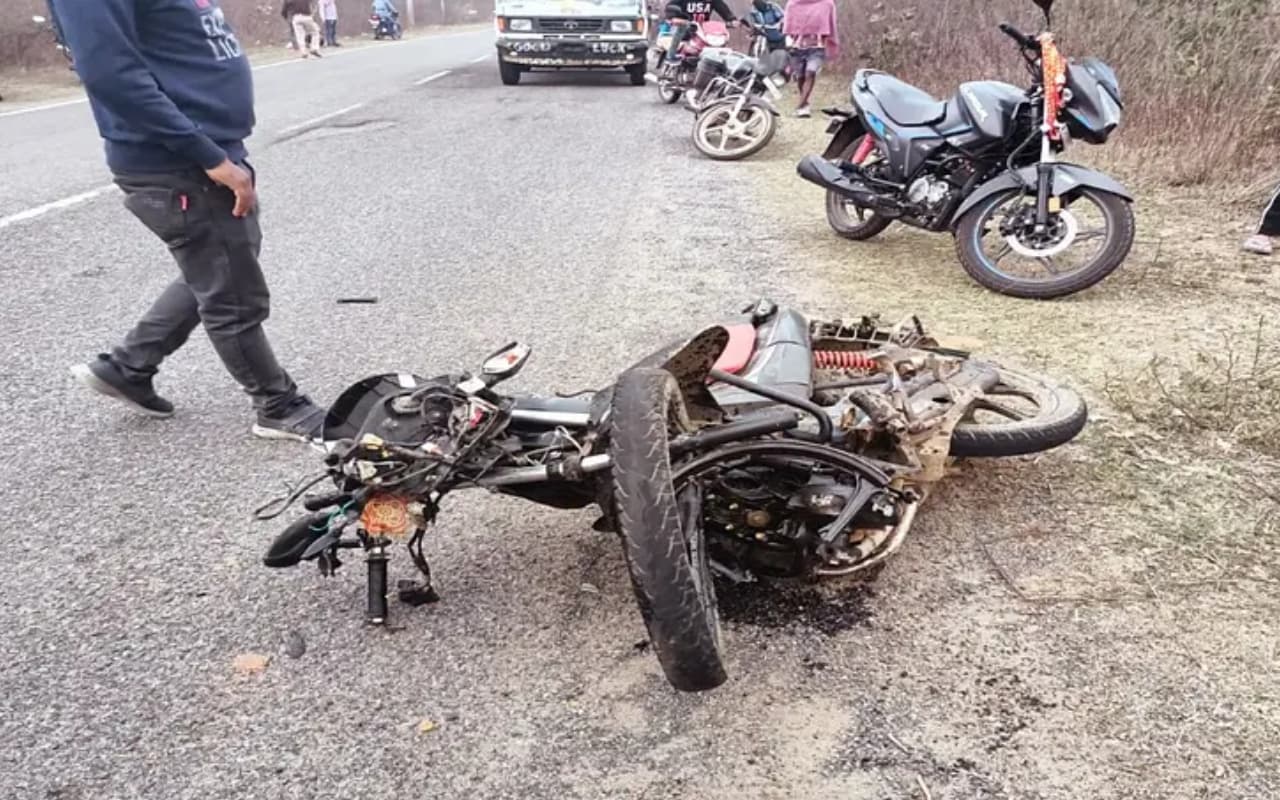 रांची में ट्रक और बाइक के बीच भीषण टक्कर में दो की मौत, एक की हालत नाजुक
