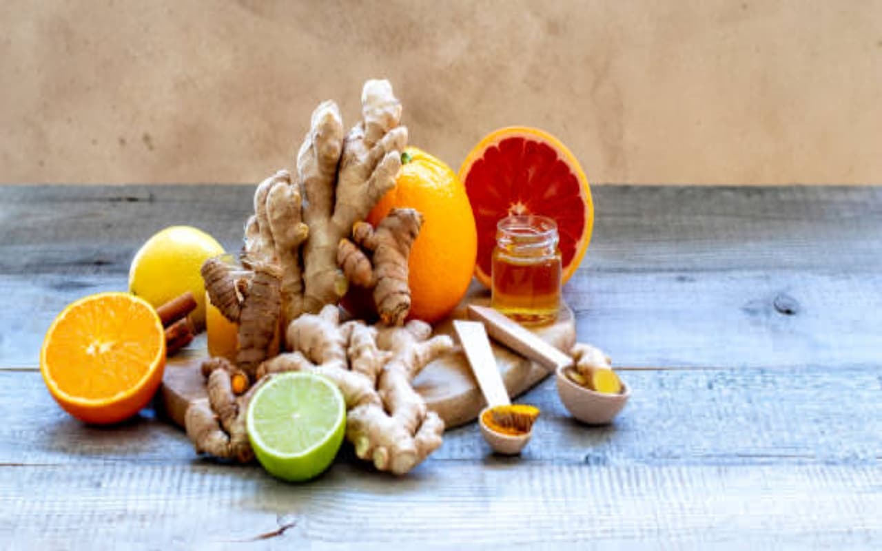 Immunity Boost: मानसून में इम्यूनिटी बूस्ट के लिए जरूरी है ये 5 चीजें, रोजाना करें सेवन