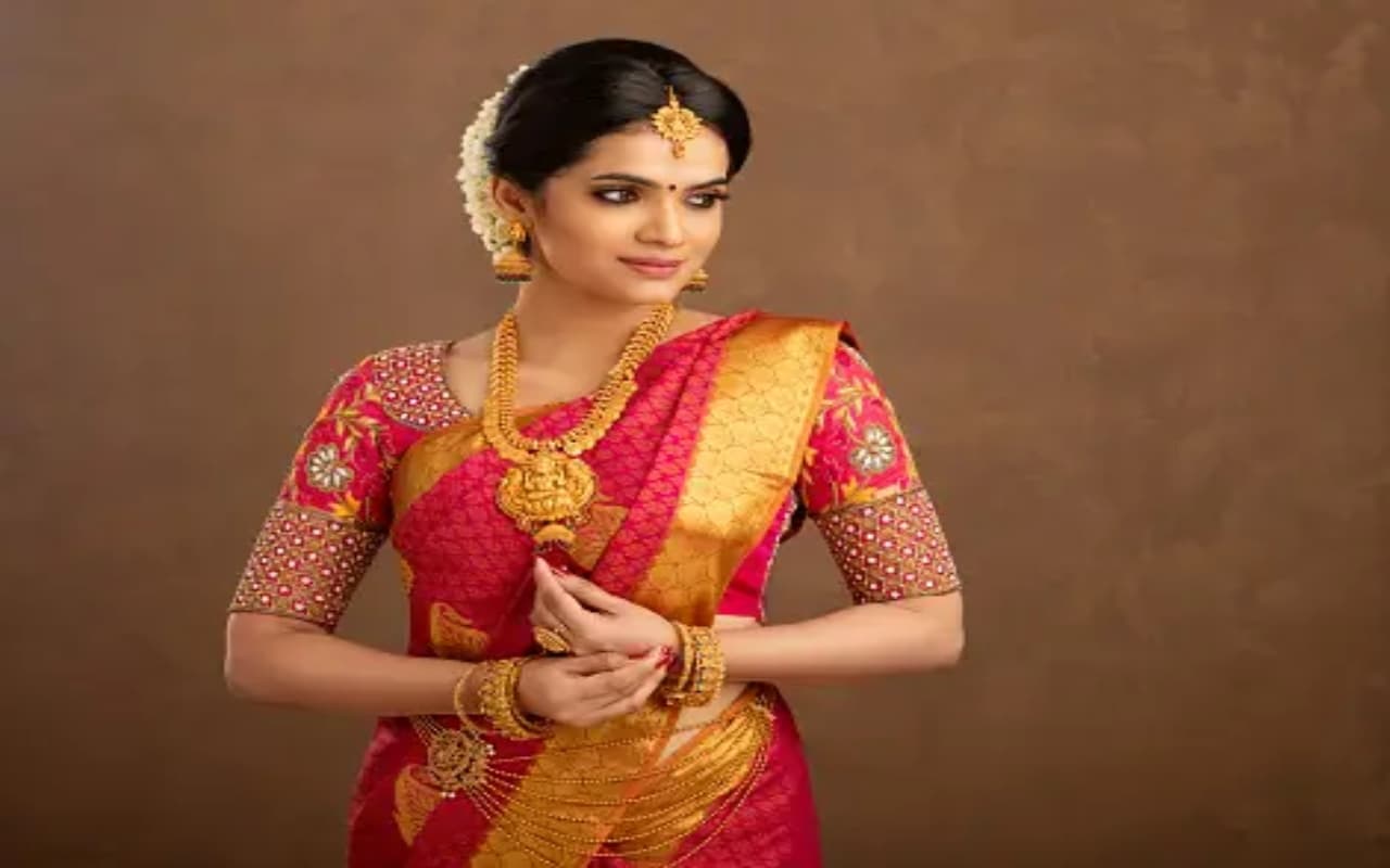साड़ियों का है एवरग्रीन फैशन, ये हैं इंडिया की वर्ल्ड फेमस साड़ियां