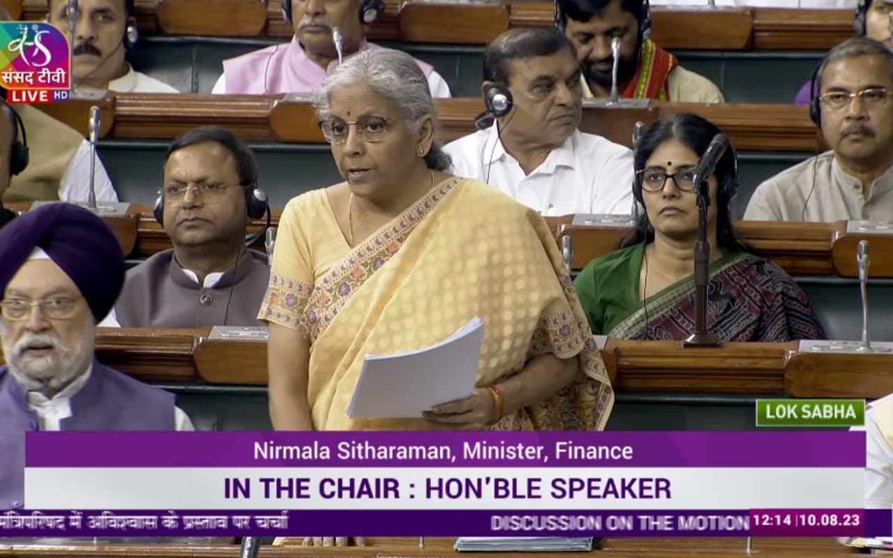 PM Modi के भाषण से पहले निर्मला सीतारमण ने किया विपक्ष पर हमला, पढ़ें संबोधन की 9 बड़ी बातें