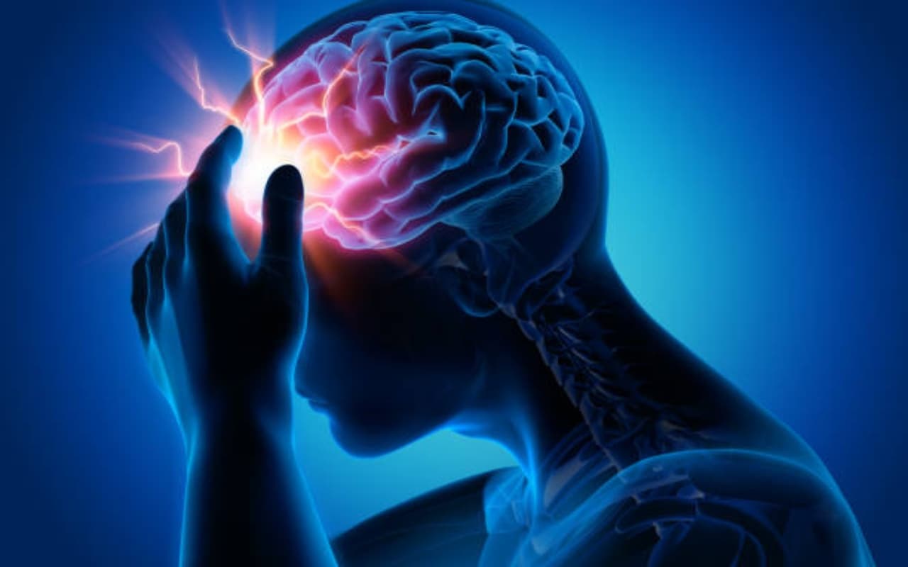 Explanar  : बर्दाश्त नहीं होता Migraine, जानें लक्षण, कारण और इलाज