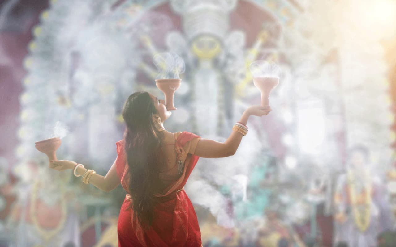 Navratri 2023:  दुर्गा पूजा पर होने वाला धुनुची नाच क्या है, बंगाली समुदाय में क्या है इसका महत्व, जानें