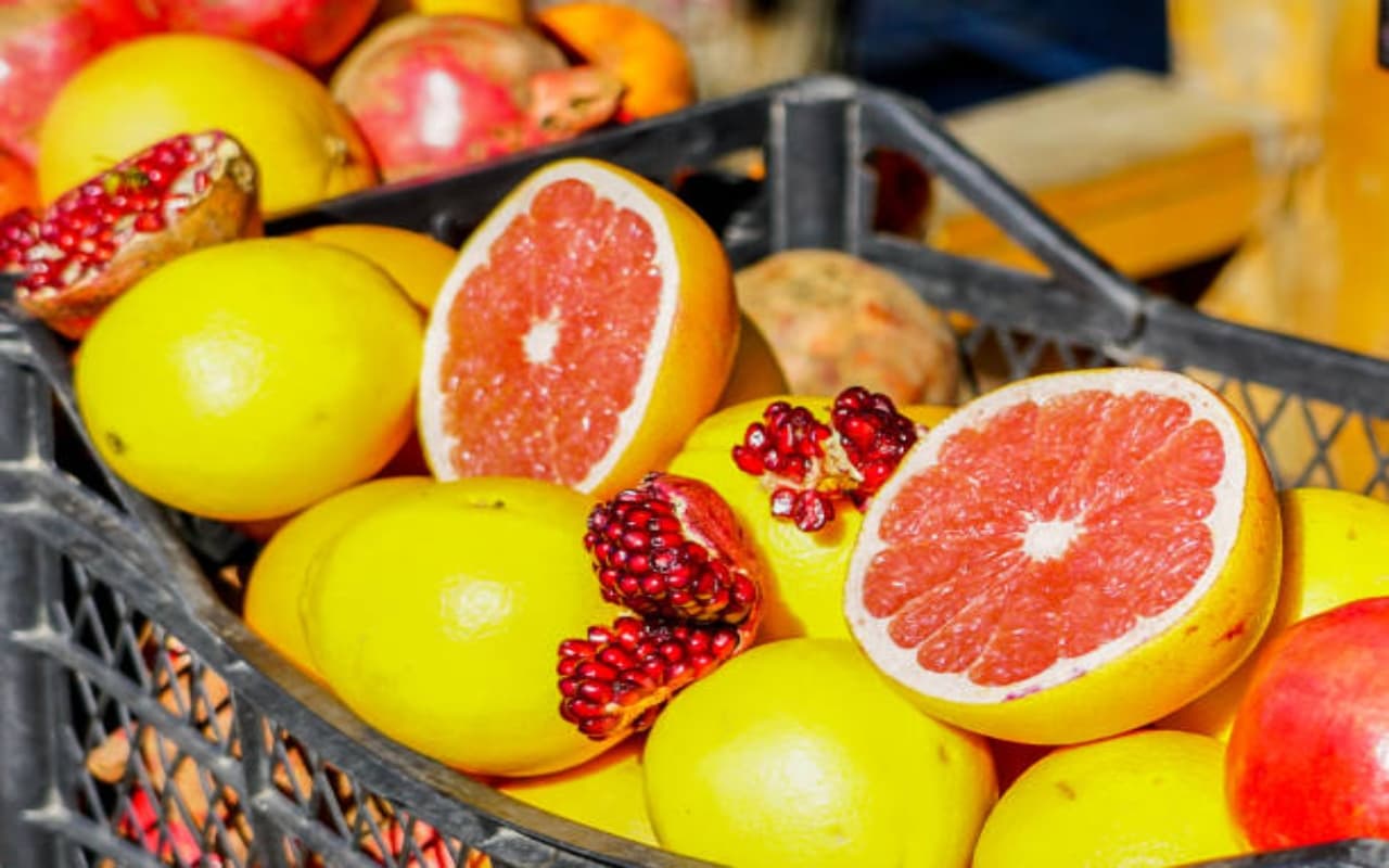 Health Tips: विंटर सीजन में मिलने वाले ये 7 फलों का सेवन बचाएगा आपको हर बीमारी से