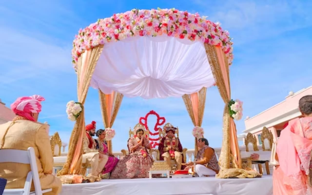 Wedding Season: वेडिंग प्लैनर चुनते वक्त इन बातों का जरूर रखें ध्यान, वरना पड़ जाएंगे लेने के देने