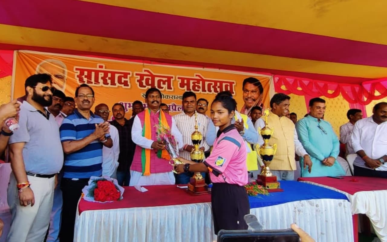 सांसद खेल महोत्सव के जरिये ग्रामीण क्षेत्र की प्रतिभाओं को तराशने का प्रयास, बोले केंद्रीय मंत्री अर्जुन मुंडा