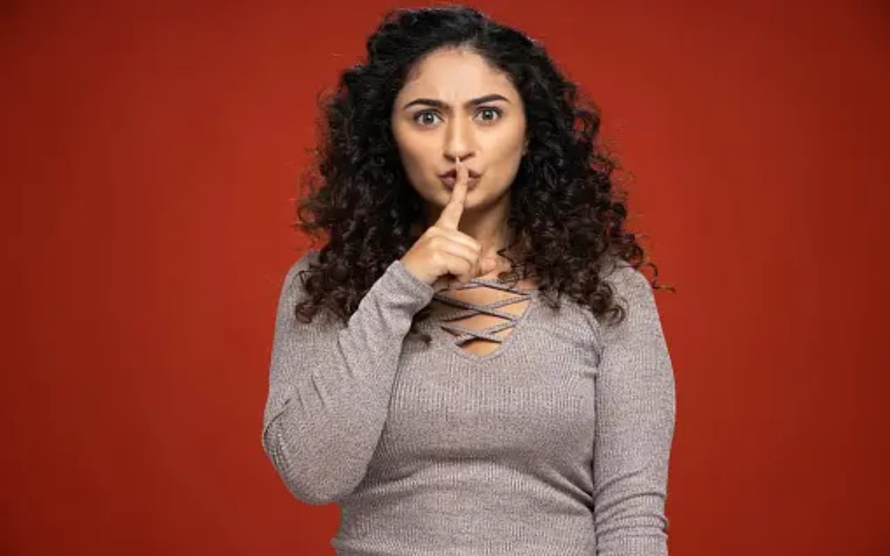 इन लक्षणों वाले लोगों से सावधान, वरना आपको भी बना देंगे Toxic