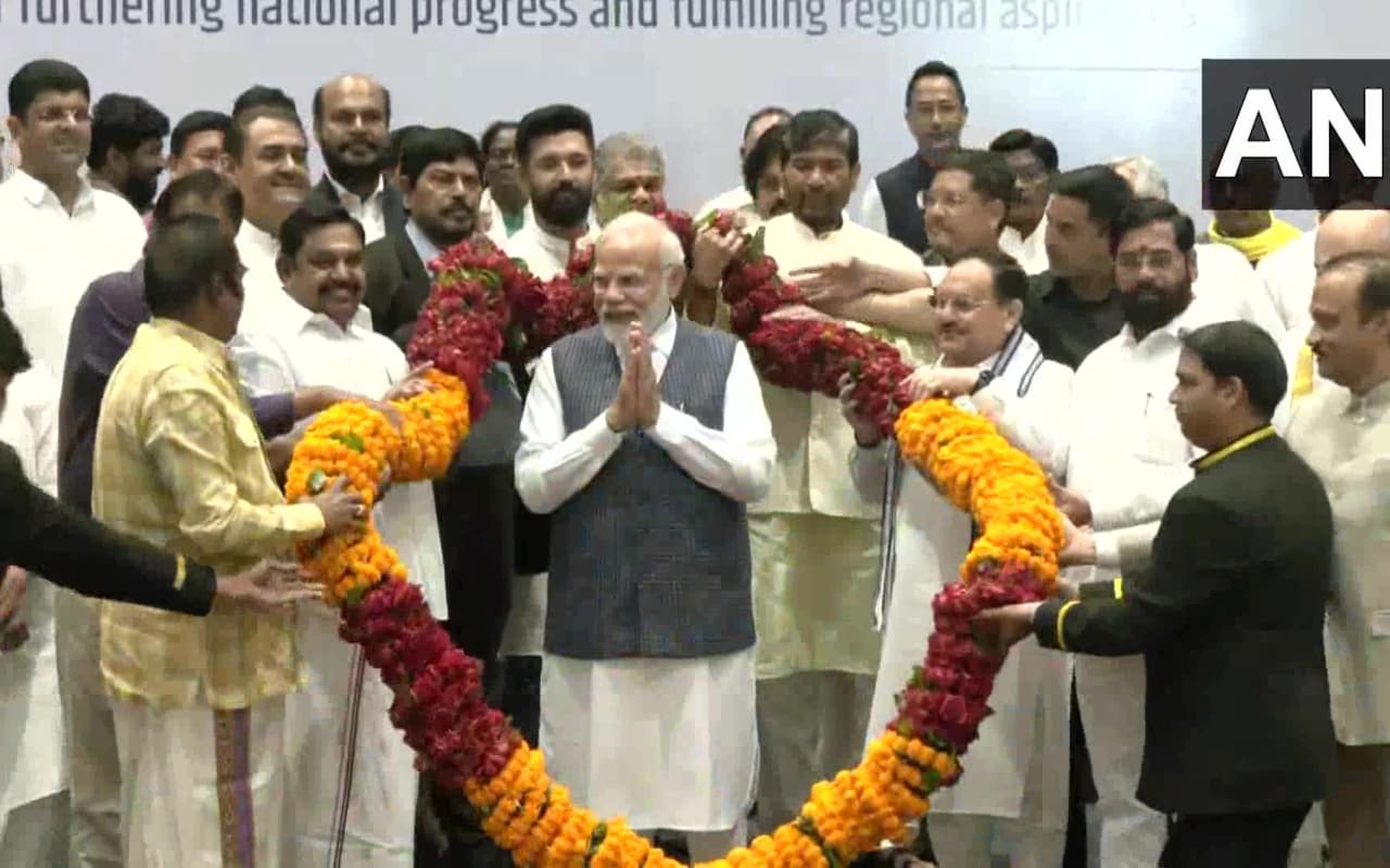 2024 के चुनाव से पहले बीजेपी को साउथ से लगा बड़ा झटका, AIADMK ने किया एनडीए से गठबंधन तोड़ने का ऐलान