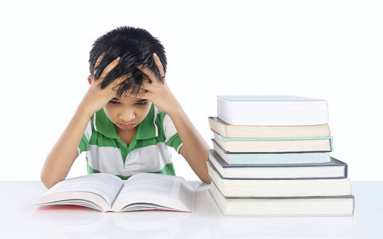 Parenting Tips: आपके बच्चे का क्या बदल गया है व्यवहार, डांटिए और मारिए नहीं समझिए उसका मन