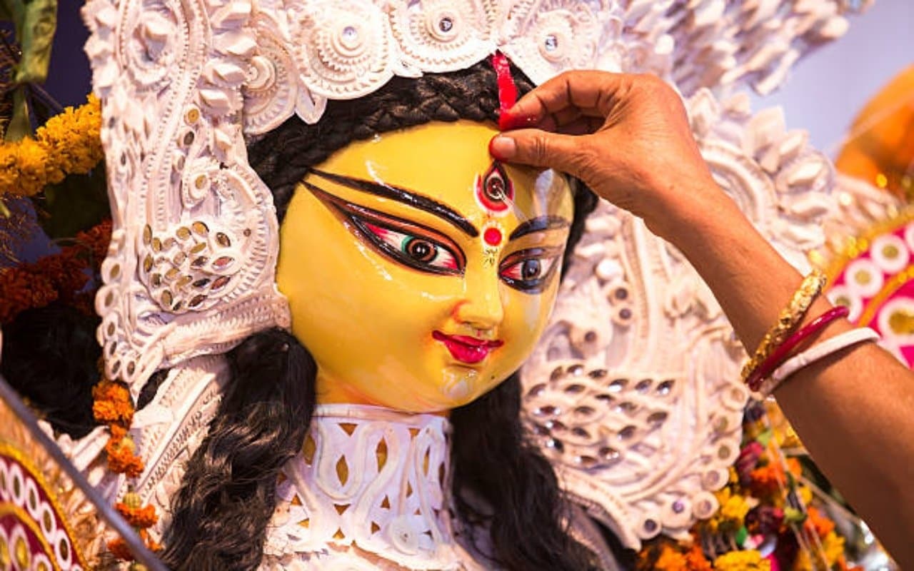 Happy Navratri 2023 : या देवी सर्वभूतेषु शक्ति रूपेण संस्थिता, यहां से नवरात्रि की भेजें शुभकामनाएं