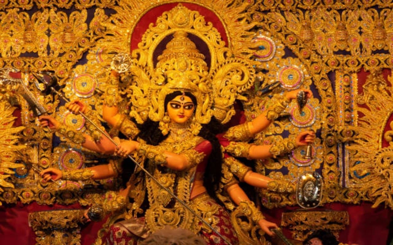 Shardiya Navratri 2023: नवरात्र में मां के नौ रुपों से जानें निवेश के गुण, समझ गए तो जीवन भर बरसेगा धन