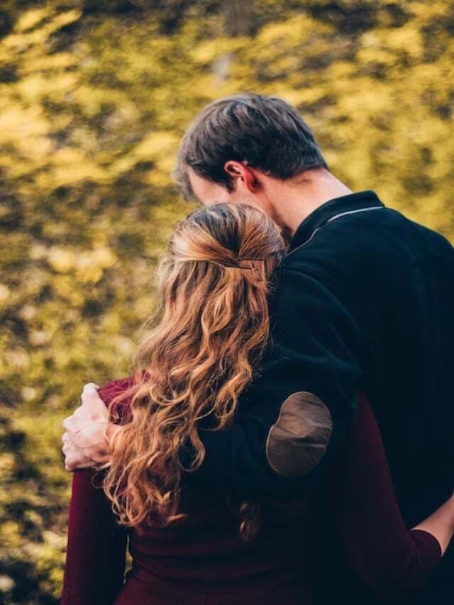 Relationship Tips: अगर आपको अपने पार्टनर में दिखे ये 7 संकेत, तो समझ लीजिए कि वो कभी धोखा नहीं देगा