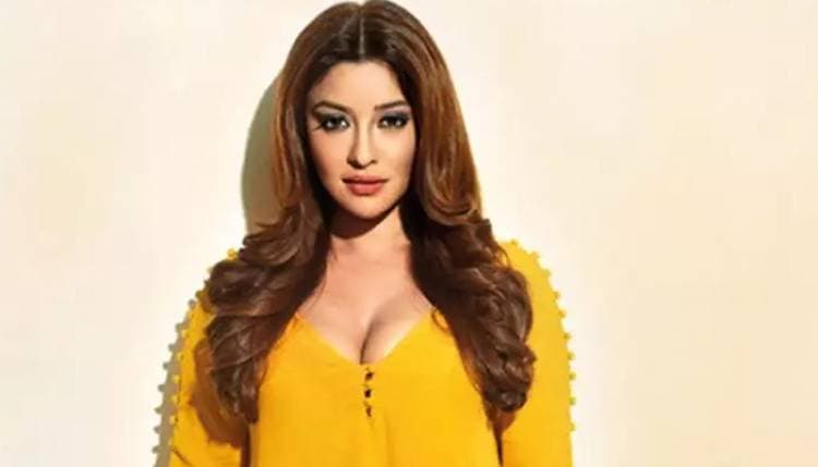 बॉलीवुड अभिनेत्री पायल घोष पहुंचीं महिला आयोग, मांगी- Y कैटेगरी की सुरक्षा