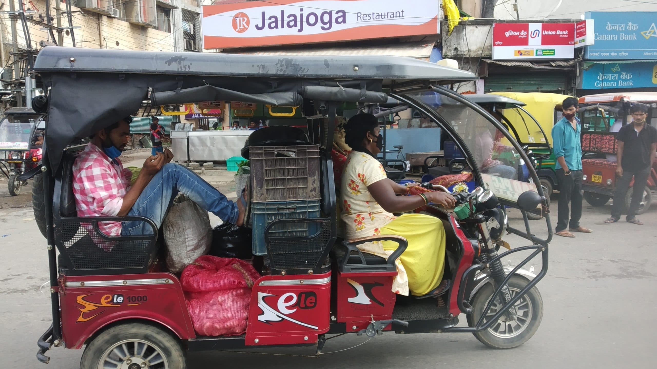 झारखंड में लॉकडाउन पर आपदा प्रबंधन की टीम ने हेमंत सोरेन को सौंपी रिपोर्ट! रांची में नहीं चलेंगे ऑटो, दुकानों पर है यह सुझाव