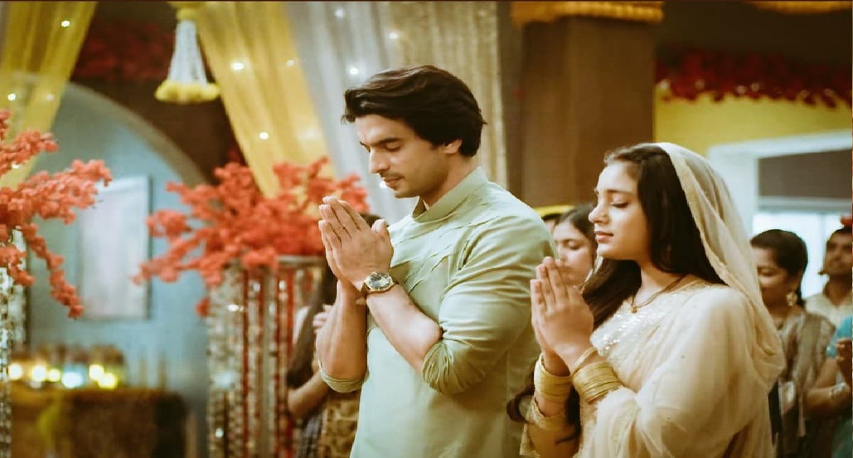 Imlie Spoiler Alert: आदित्य को सुरक्षित देख मालिनी ने फिर बदला अपना रंग, अनु ने मांगी माफी