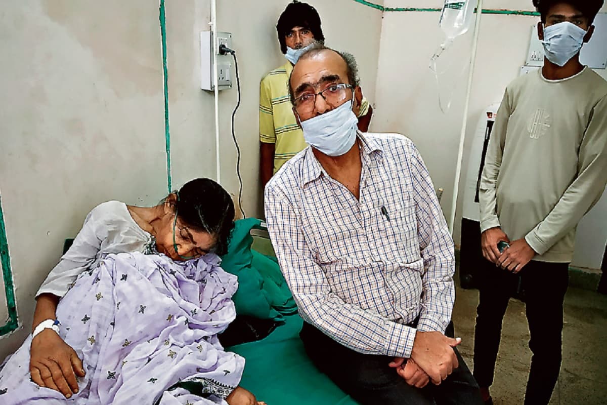 प्रभात खबर इंपैक्ट: राजा अर्जुन सिंह की बहू का इलाज शुरू, घर में बिजली वापस हुई बहाल