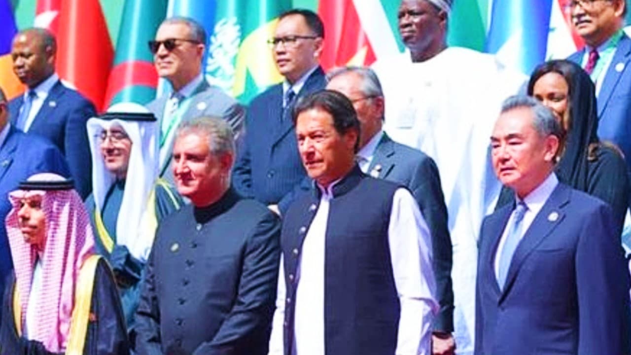 कुर्सी खतरे में पड़ी, तो इमरान खान ने अलापा कश्मीर राग, बोले- अवैध तरीके से खत्म हुआ अनुच्छेद 370