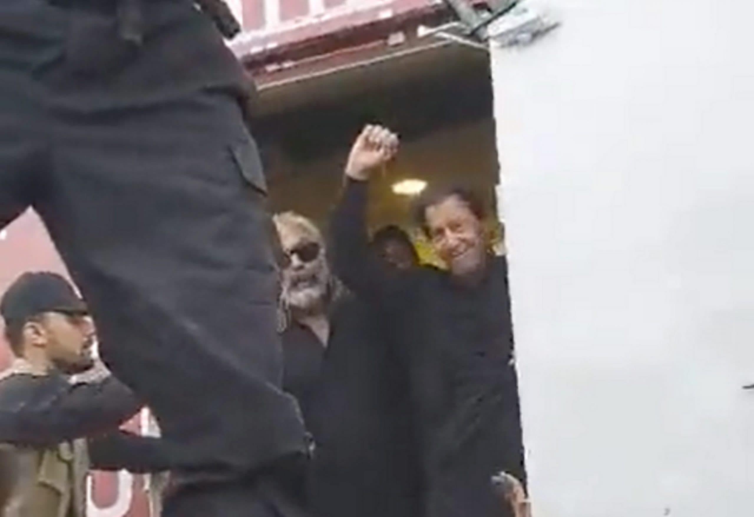 'इमरान खान इज सेफ, अल्लाह का शुक्र', पाकिस्तान के पूर्व पीएम के लिए दुआ मांग रहे हैं सेलिब्रिटी