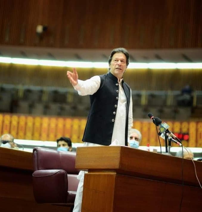 'कराची आतंकी हमले के पीछे भारत की साजिश' पाकिस्तान के पीएम इमरान खान का बेतुका बयान