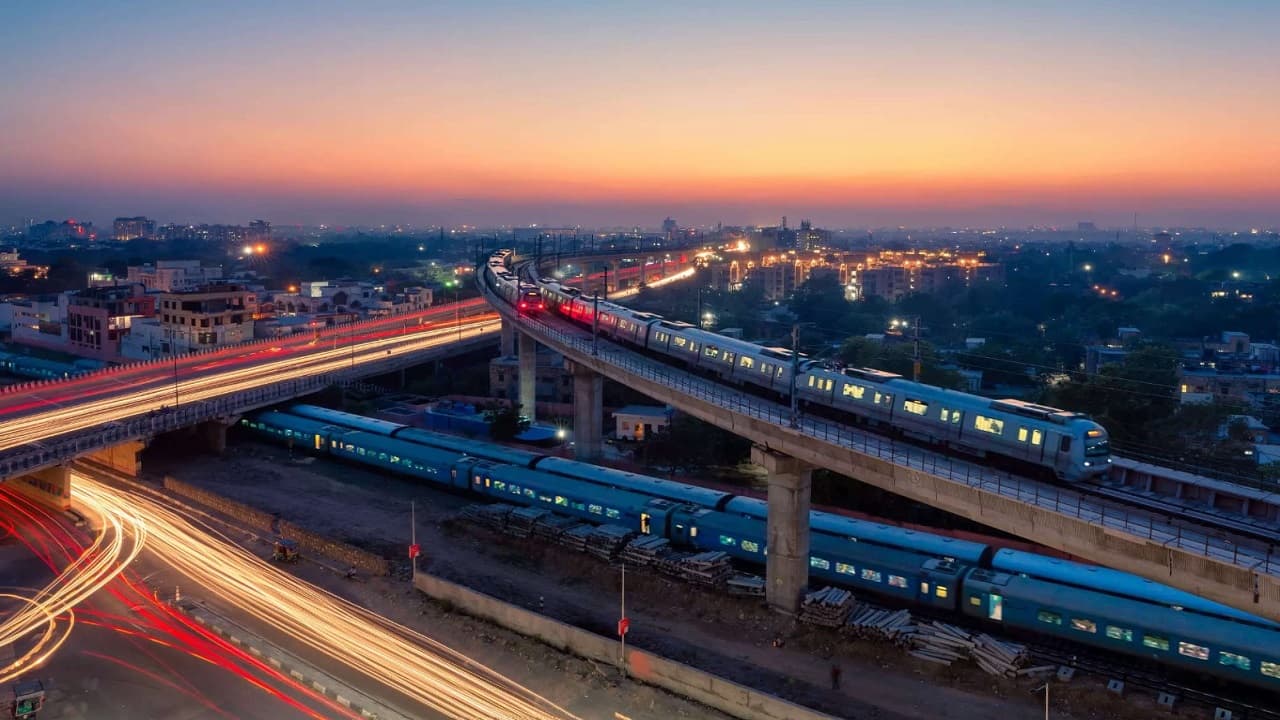 ये 10 Mega Projects बदलेंगे Bharat की तस्वीर, इकोनॉमी भरेगी नई उड़ान