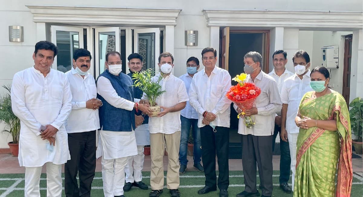 Uttarakhand Election : उत्तराखंड में चुनाव से पहले भाजपा को जोरदार झटका, कांग्रेस में शामिल हुए यशपाल आर्य