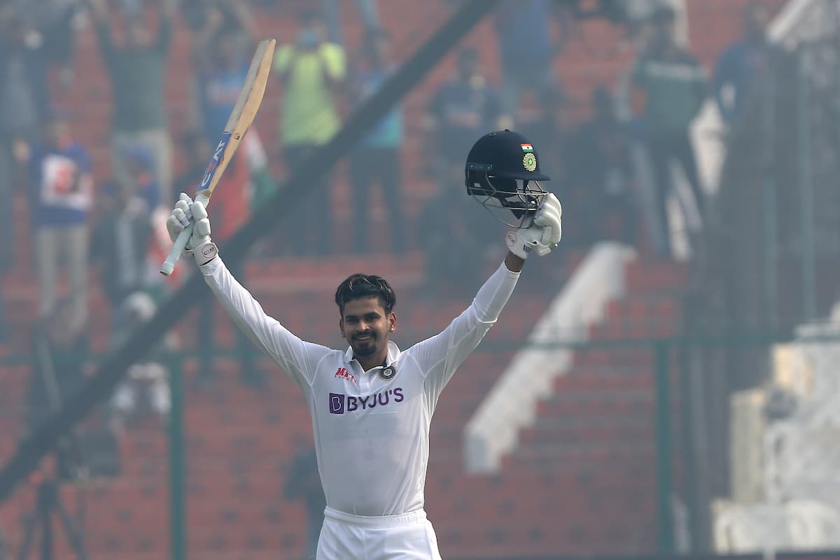IND vs NZ: श्रेयस अय्यर पहले ही मैच में शतक ठोक रचा इतिहास, पिता ने चार साल से नहीं बदली उनकी व्हाट्सएप डीपी