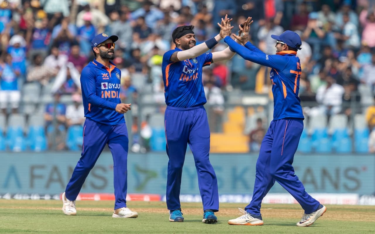 IND vs AUS Live Streaming: आज विशाखापत्तनम में होगा दूसरा वनडे मुकाबला, जानें कब और कहां देखें लाइव