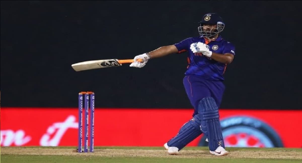 IND vs ENG T20 WC : वार्मअप मैच में केएल राहुल-ईशान किशन की तूफानी पारी, पंत ने छक्का जड़ भारत को जीताया