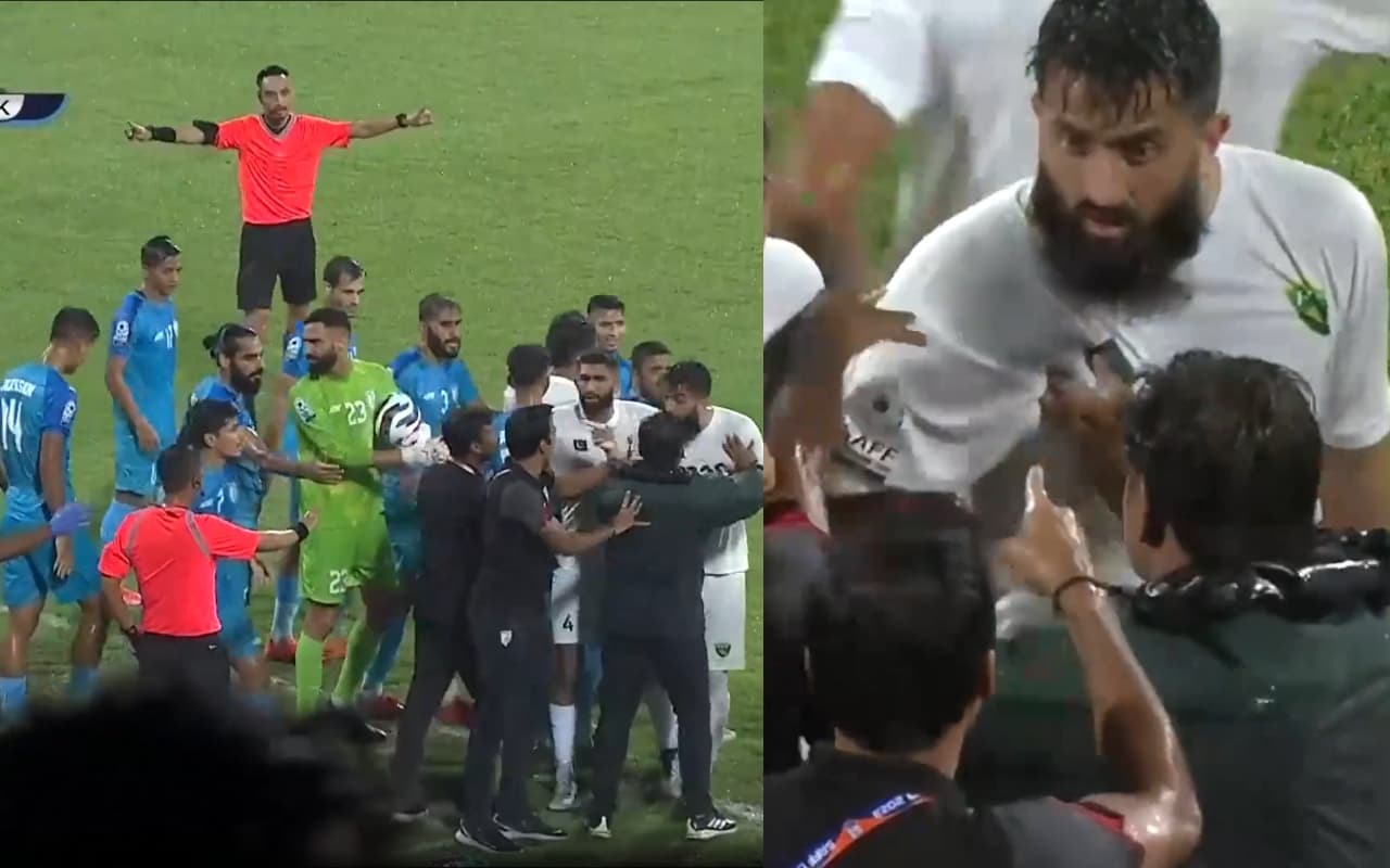 IND vs PAK फुटबॉल मैच के दौरान भिड़े भारत-पाकिस्तान के खिलाड़ी, कोच को मिला रेड कार्ड, जानें क्या रही वजह