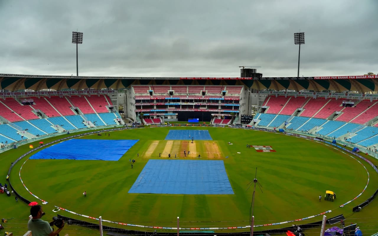 IND vs NZ 3rd ODI: इंदौर के होल्कर स्टेडियम में खेला जाएगा तीसरा वनडे मैच, जानिए कैसी है पिच और मौसम का हाल IND vs NZ 3rd ODI: इंदौर के होल्कर स्टेडियम में खेला जाएगा तीसरा वनडे मैच, जानिए कैसी है पिच और मौसम का हाल