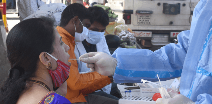 Coronavirus In India News Update: 2021 के अंत तक देश में 216 करोड़ से ज्यादा वैक्सीन डोज उपलब्ध कराई जाएंगी: केंद्रीय मंत्री अनुराग ठाकुर, मुंबई में 575 नए मामले