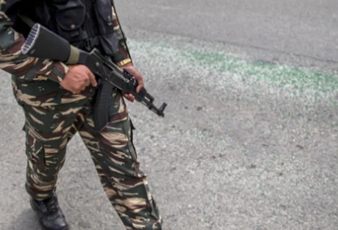 शी जिनपिंग के इस कदम के बाद सेना प्रमुख जनरल पांडे पूर्वी कमान पहुंचे, युद्ध तैयारियों की ली जानकारी