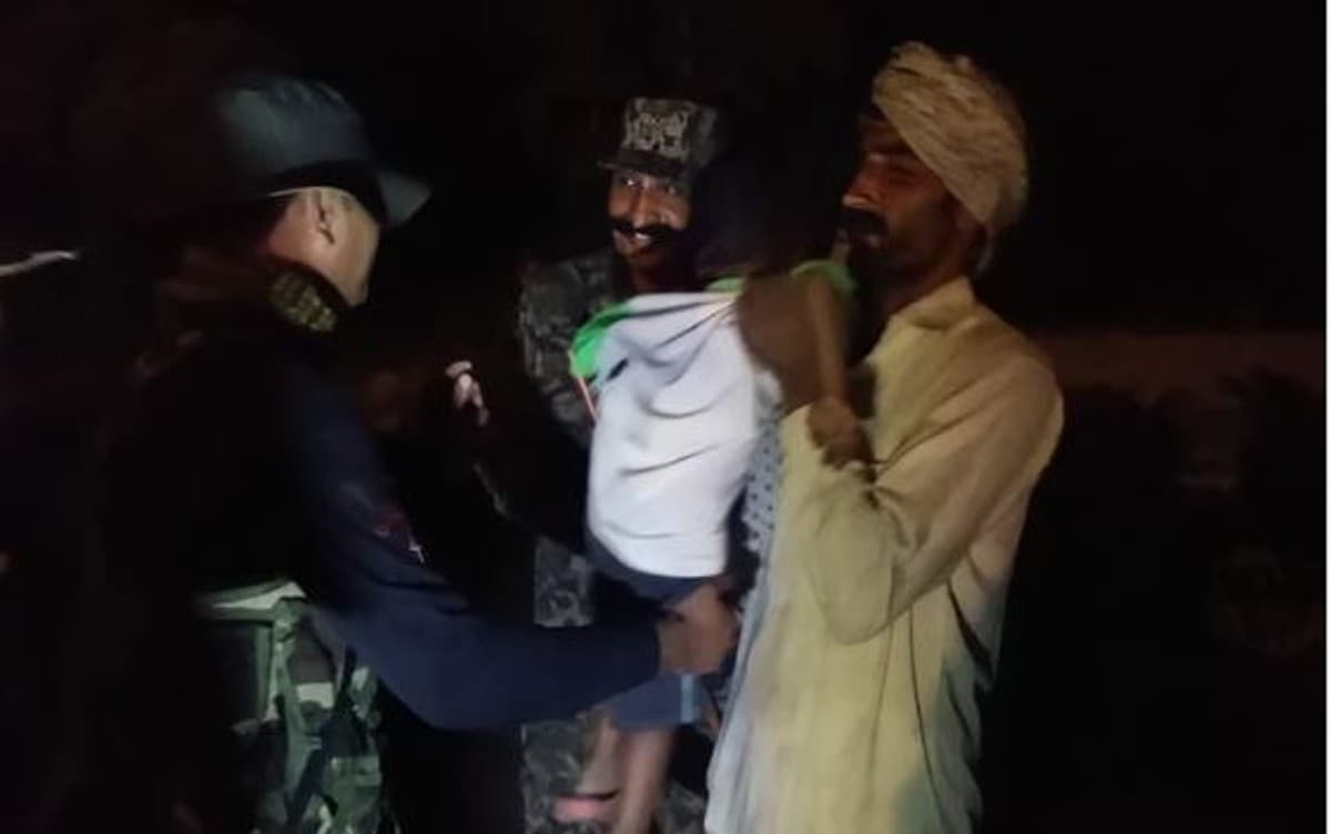 भारतीय सीमा में गलती से घुसा पाकिस्तानी बच्चा, BSF ने दरियादिली दिखाकर पाकिस्तान रेंजर्स को सौंपा