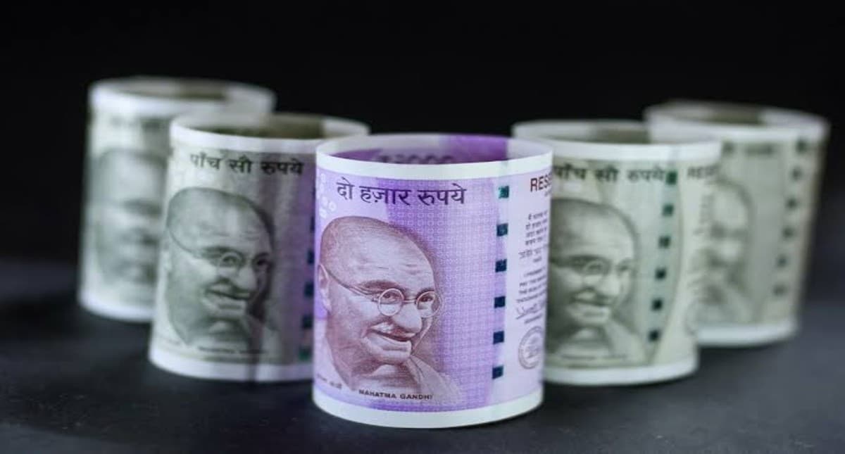 7th Pay Commission news : नये साल में केंद्र सरकार अपने कर्मचारियों के वेतन में करेगी वृद्धि, इतना मिलेगा लाभ