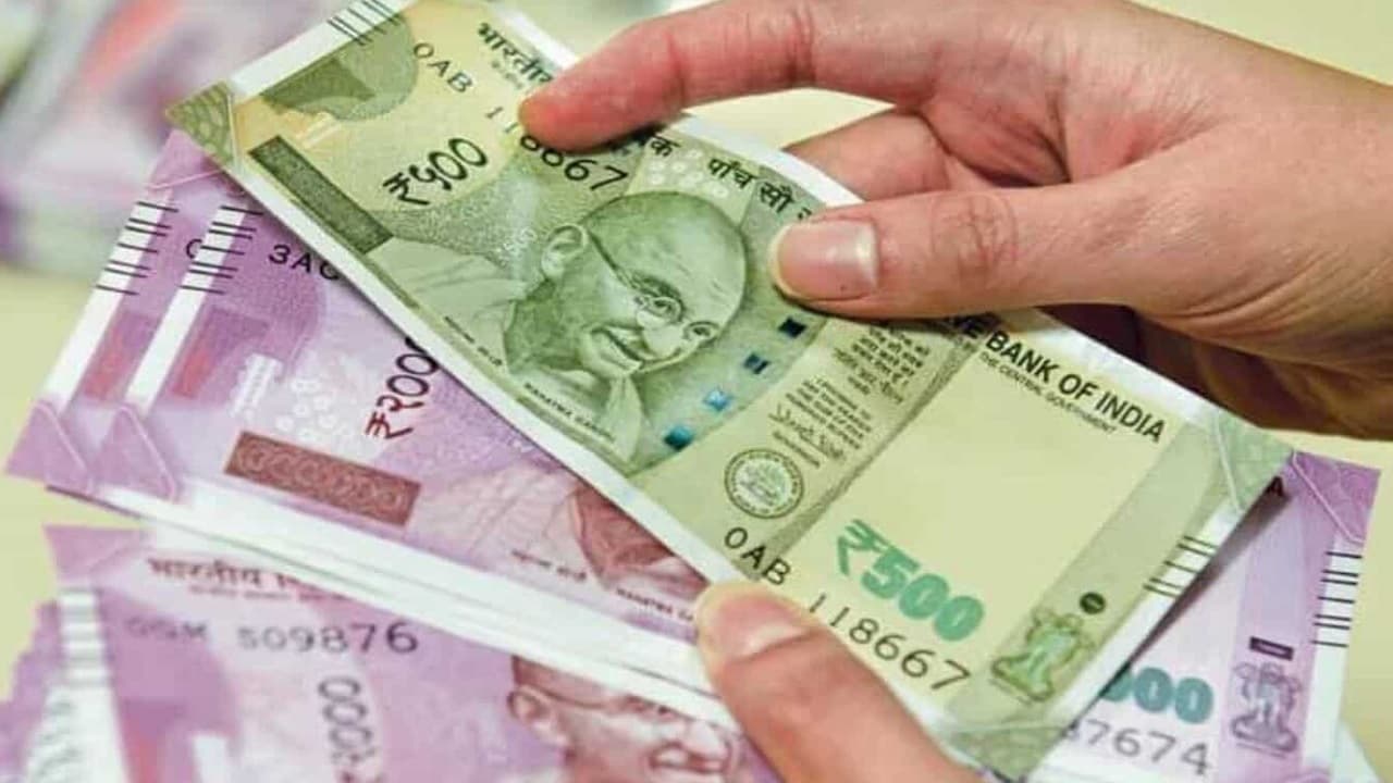 Special FD Scheme: त्योहारी सीजन में इन बैंकों ने शुरू की स्पेशल एफडी स्कीम, यहां चेक करें डिटेल्स