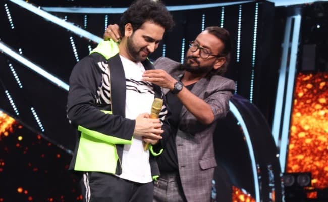 Indian Idol 12 : दानिश की परफॉर्मेंस देख भावुक हुईं नेहा कक्कड़, म्यूज़िक डायरेक्टर अतुल ने ये तोहफा