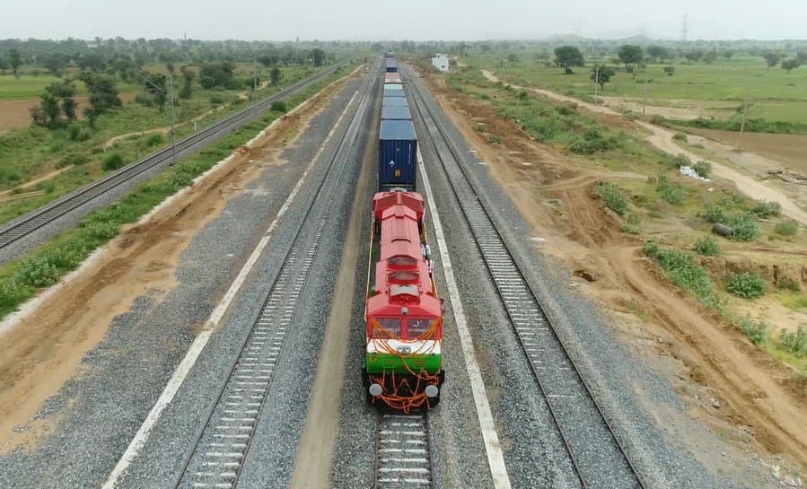 लॉकडाउन खुलने की आहट ! अब रेलवे ने शुरू की ये तैयारी