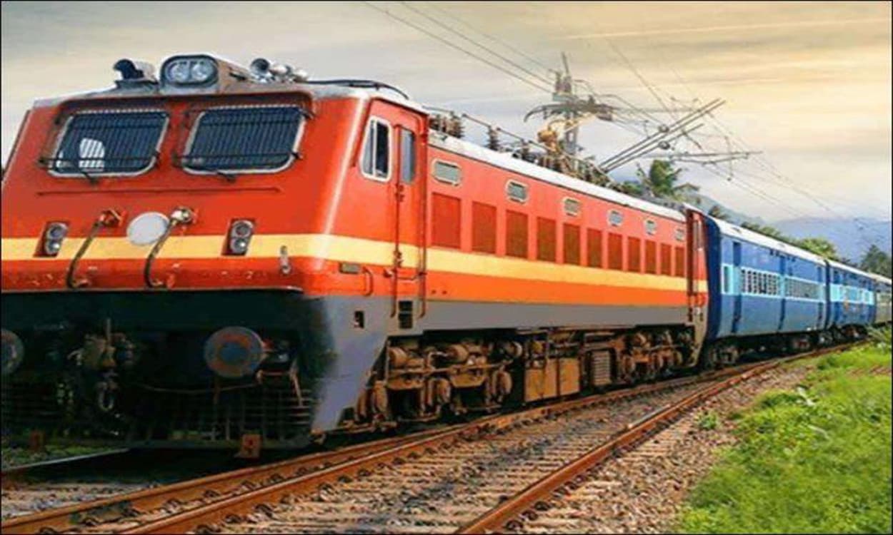 Indian Railways: रांची व हटिया से खुलने वाली 3 ट्रेनों का समय बदला, एक का झालिदा स्टेशन पर बढ़ा ठहराव
