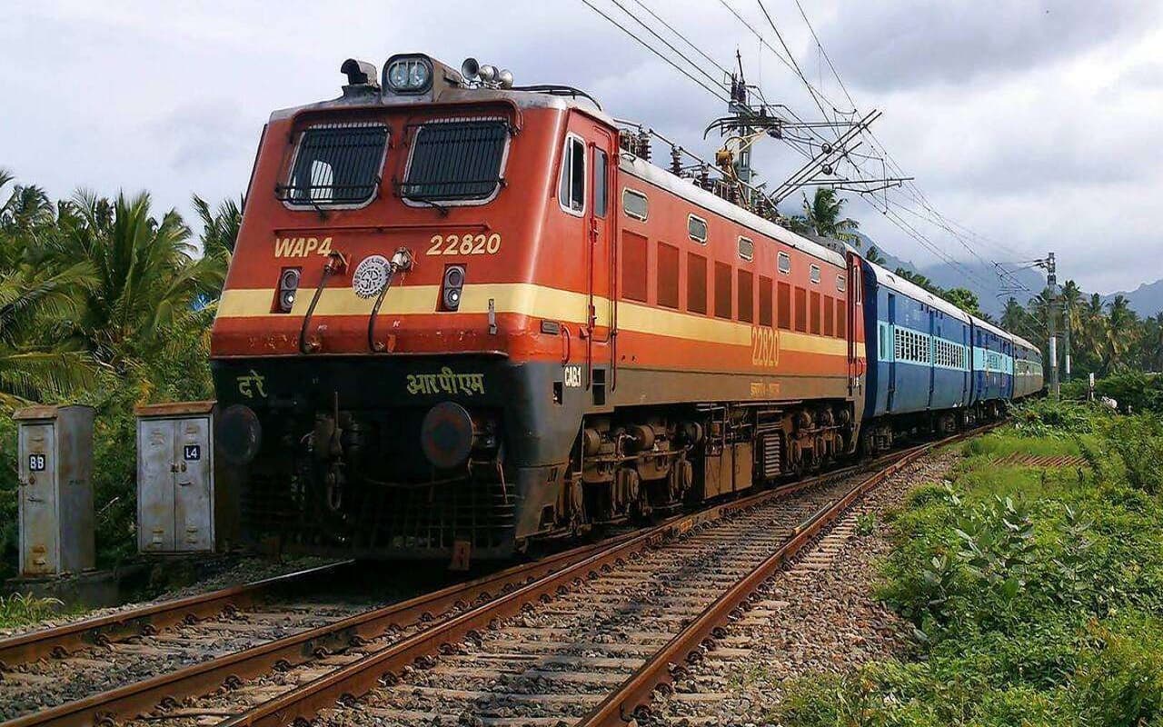 Special Train: गोरखपुर आनंद विहार टर्मिनल छपरा अमृतसर के बीच चलेंगी त्योहार स्पेशल ट्रेन, जानें क्या है समय