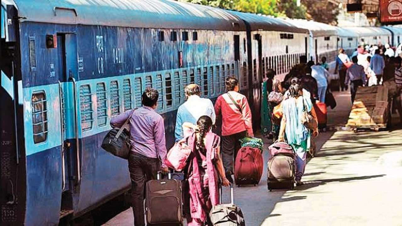 IRCTC/Indian railways News: ट्रेन पर यात्रा करने से पहले बताना होगा घर का पूरा पता, जानें रेलवे के क्या हैं निर्देश