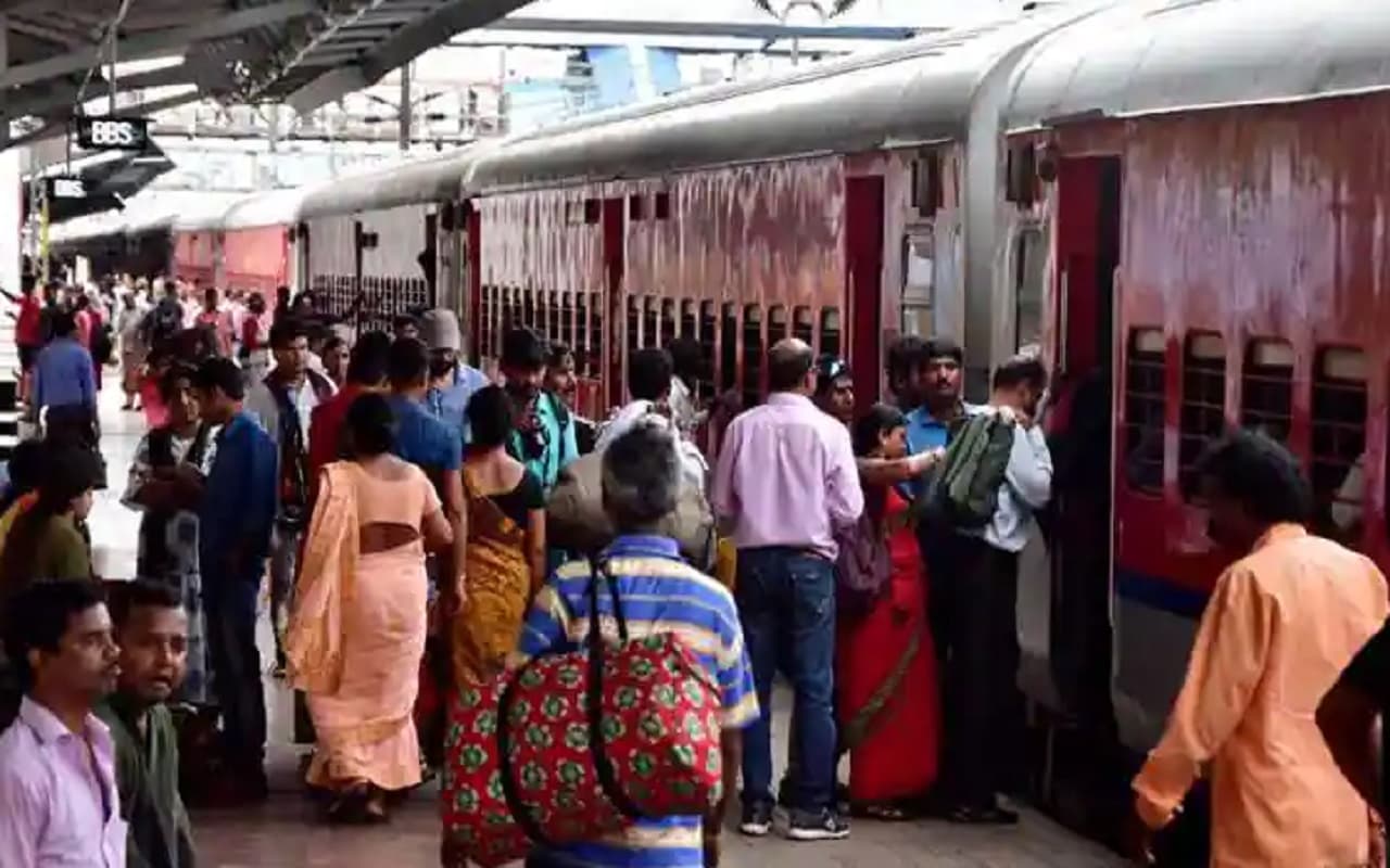 यूपी के इस शहर से देश के हर कोने के लिए मिलती है 24 घंटे ट्रेनें, यहां है मात्र 10 प्लेटफॉर्म