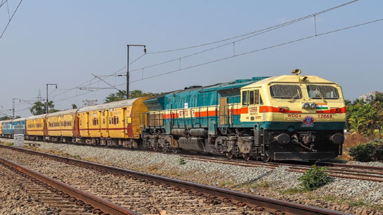 Railway News : आरा स्टेशन पर भी रुकेगी विक्रमशिला व अर्चना एक्सप्रेस, बापूधाम समर स्पेशल के भी फेरे बढ़े