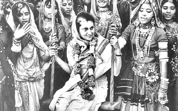 Indira Gandhi Birth Anniversary: आयरन लेडी की जयंती पर राहुल गांधी ने 'प्यारी दादी' को किया याद, दूसरे नेताओं का भी नमन