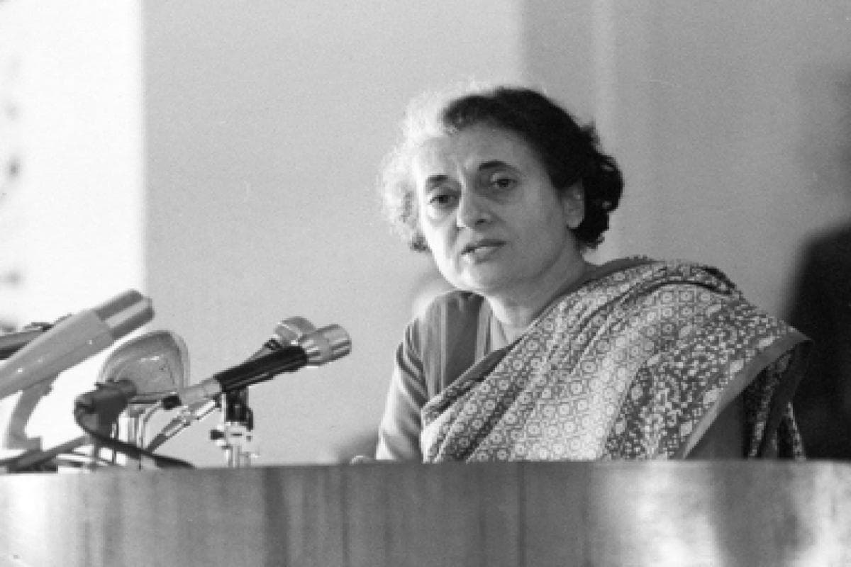 आपातकाल के 45 साल: इंदिरा गांधी ने क्यों लिया था आपातकाल का फैसला, जानें- मुख्य वजह