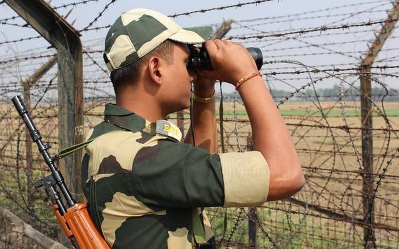 कोरोना वायरस महामारी के दौरान बांग्लादेश से लगी सीमा पर थम गयी घुसपैठ और तस्करी